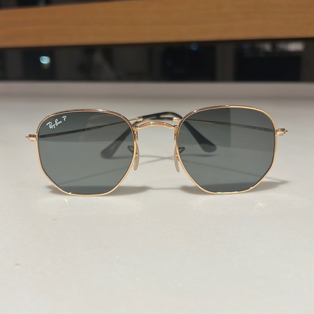 Hexagonal Polarized Ray-Ban - Polished Gold (with case)